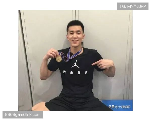 郭艾伦这自律程度，半夜三点还在健身房？
